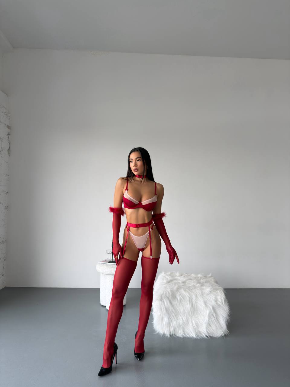 Tatiana Premium Set (Boyunluk, Çorap, Eldiven Dahil) - Kırmızı