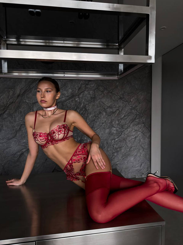 Belladonna Garter Set