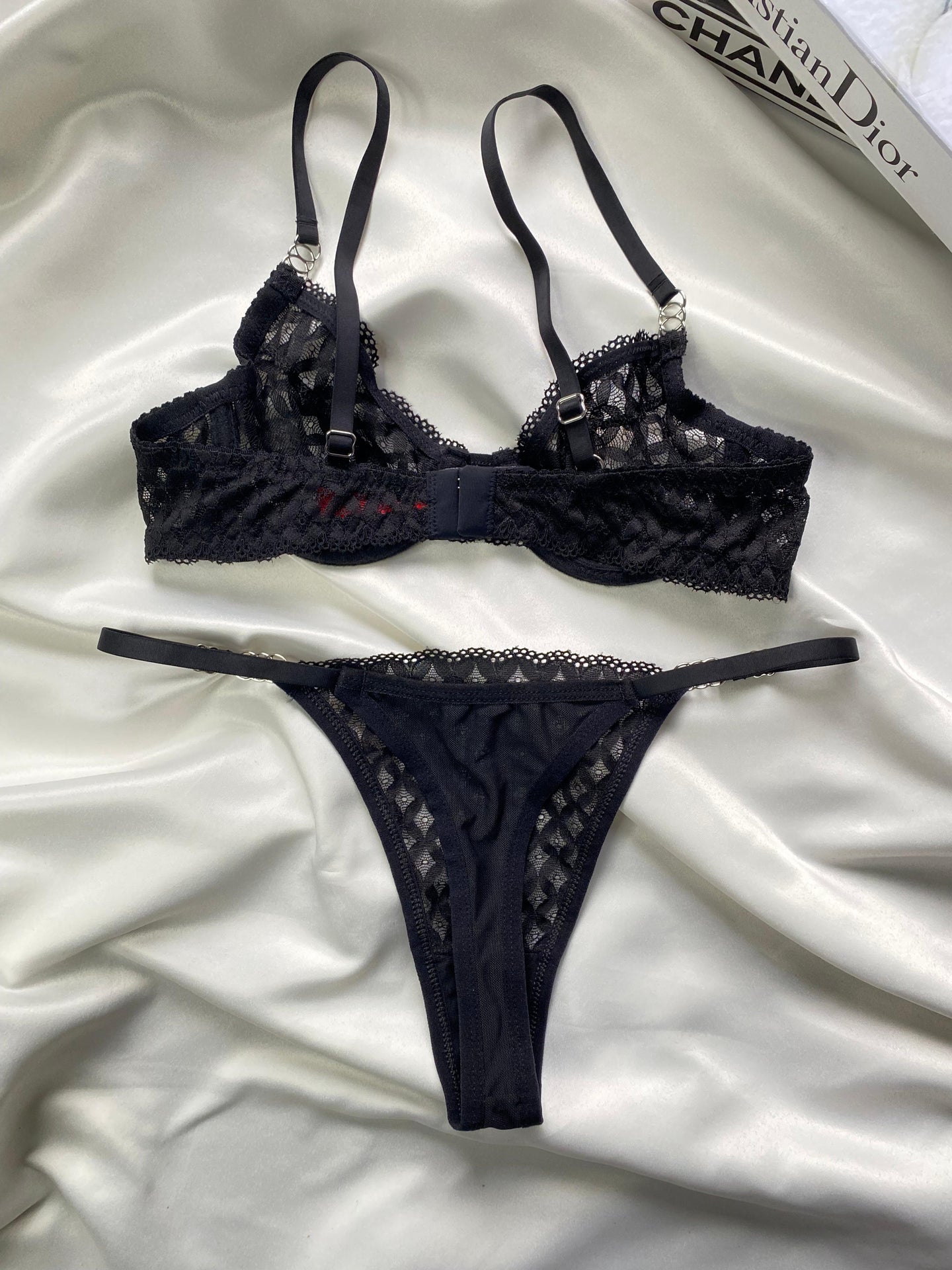 SİYAH DANTELLİ BRA TAKIM