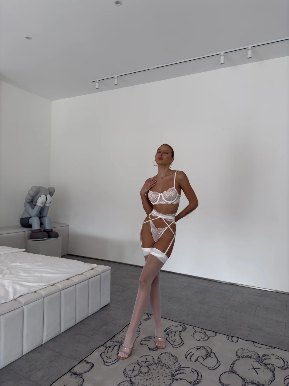 WHİTE JARTİYER SET